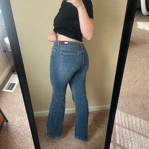 Tommy Hilfiger Women's Classic Blue Straight Leg Jeans